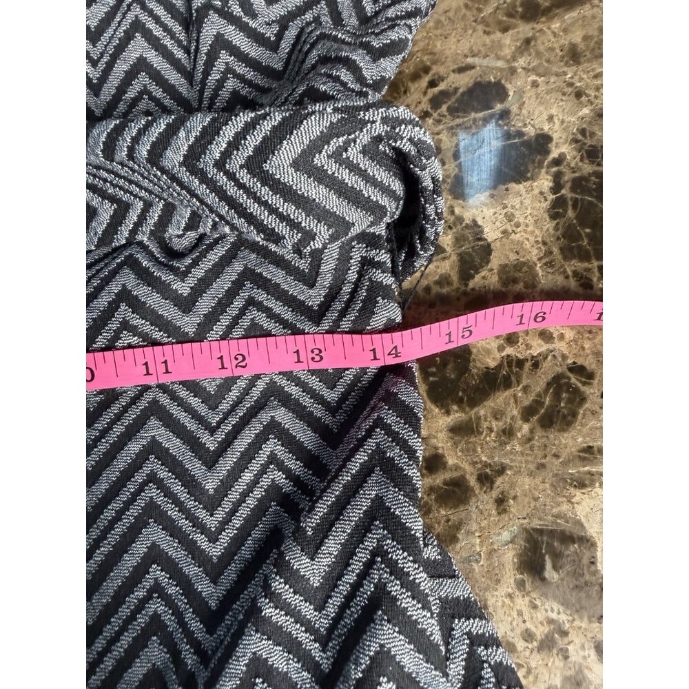 T Tahari Women's sleeveless belted Jumpsuit Black Chevron print NWT Size XS - Picture 8 of 14